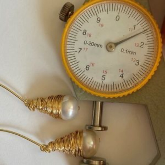 11.4mm Natural White Cultured Pearls 14K Gold Plated - Picture 8 of 9